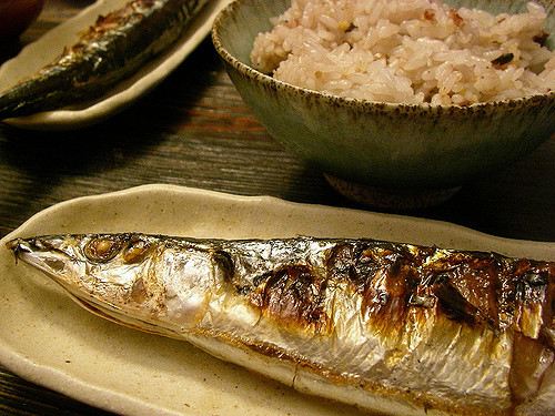 秋刀魚 さんま 綺麗な食べ方3選 手を使うのは マナー違反 知りたがり屋の ペンさん
